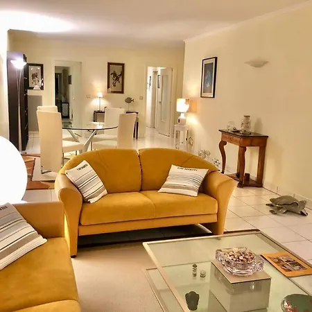 アパート Splendide Et Spacieux Appartement, Face A La *
