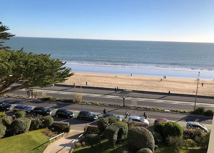 公寓 Splendide Et Spacieux Appartement, Face A La